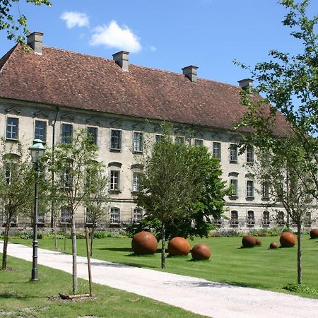 Klostergasthof Raitenhaslach Бургхаузен Экстерьер фото