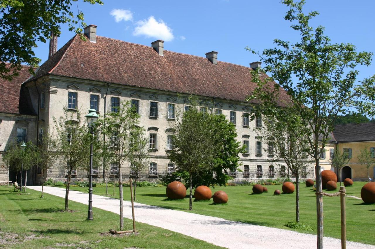 Klostergasthof Raitenhaslach Бургхаузен Экстерьер фото